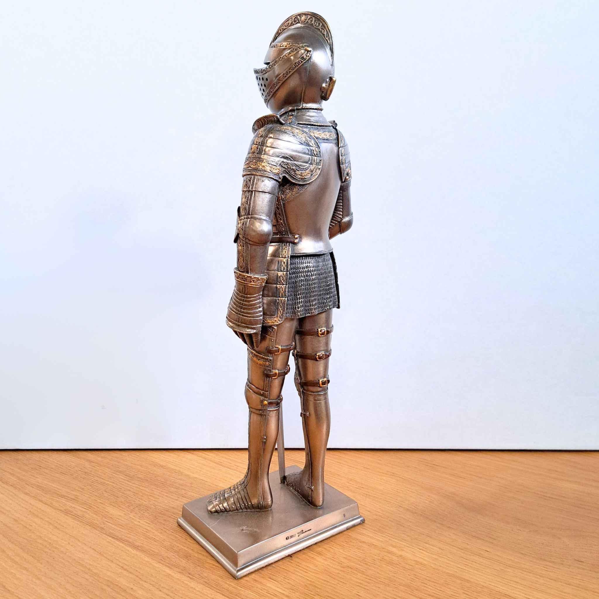 16th Century Armour Resin Knight Side View