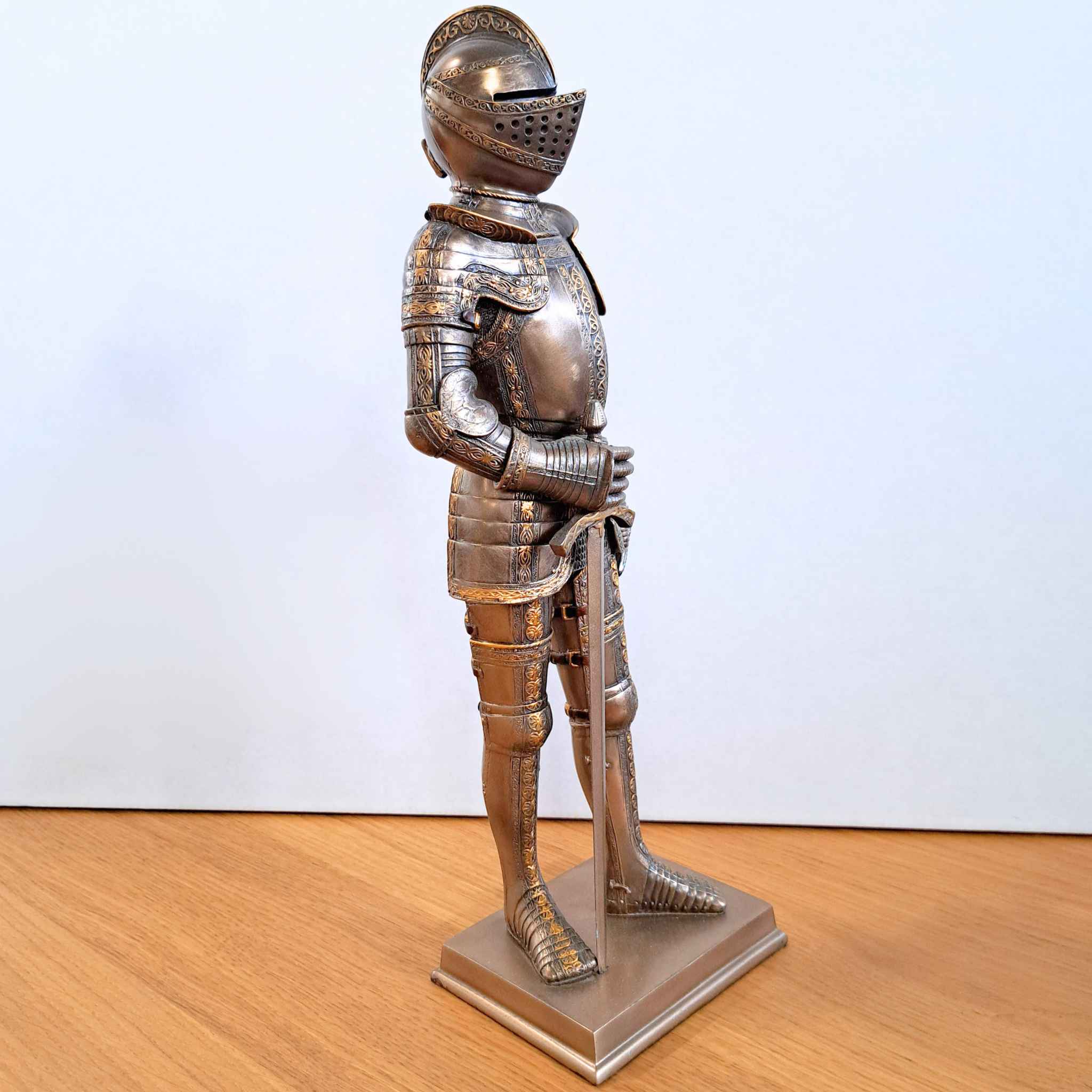 Resin Knight 16th Century Armour side view